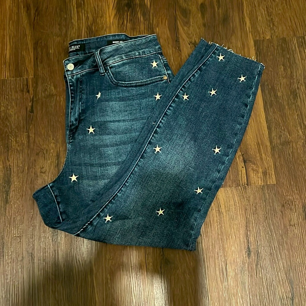 Judy Blue Embroidered Stars 18W NWOT
